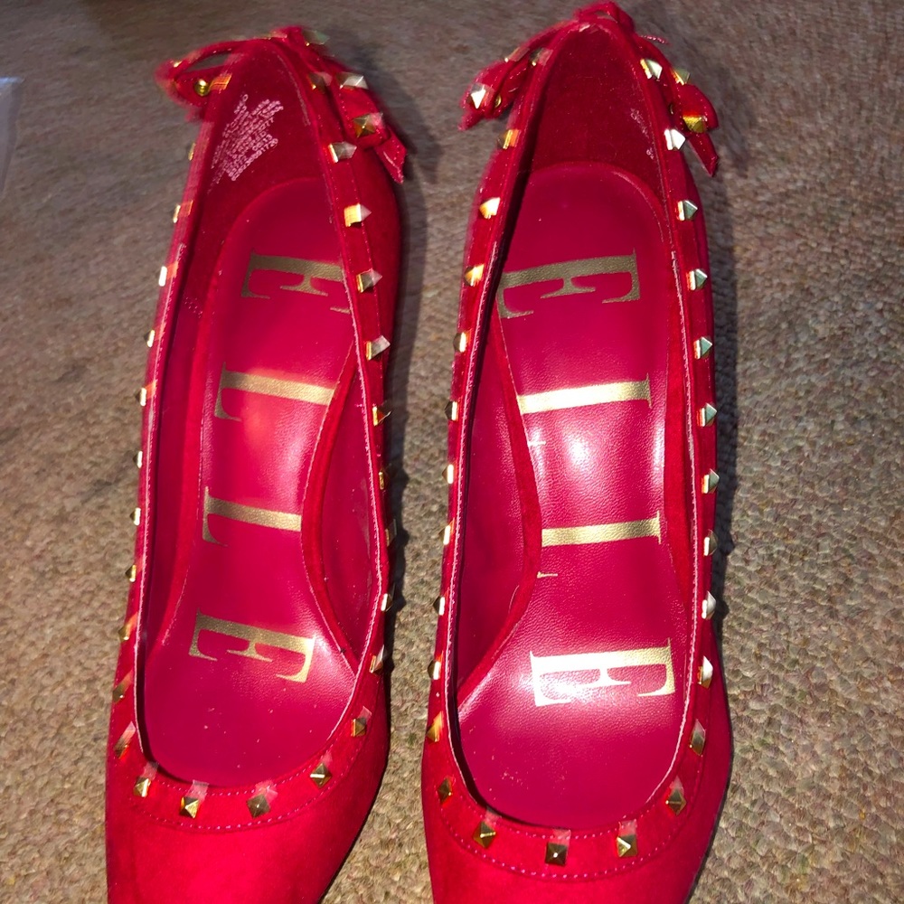 elle red heels